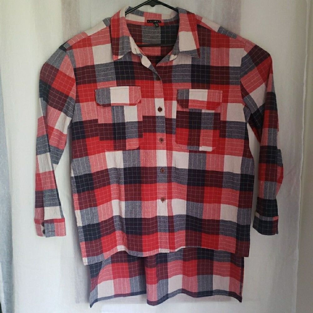 Chloah Women's Size L Button Up Flannel Shirt Split Sides Red Blue White Hi Low
